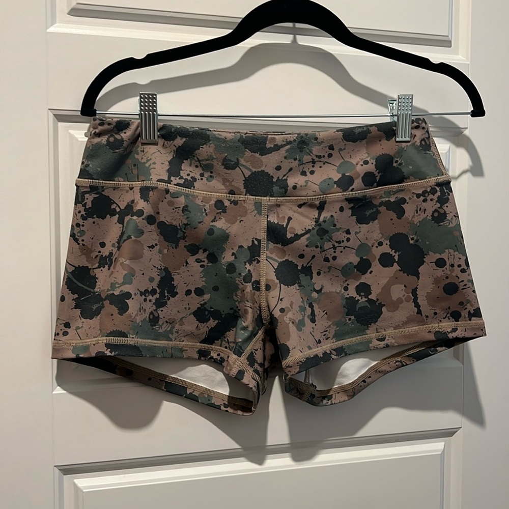 Born Primitive camo shorts